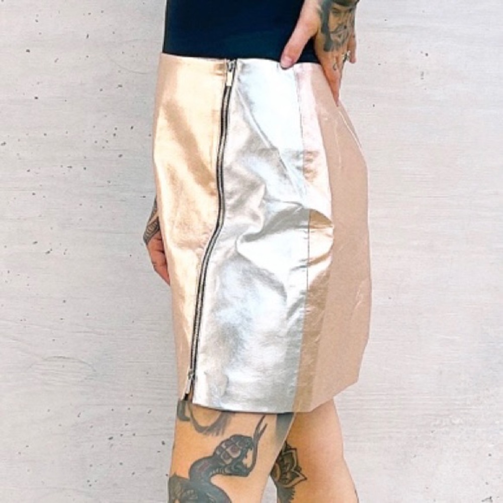 *FRENCH CONNECTION/Preowned Women’s Metallic Zip Up Mini Skirt Silver/Gold sz 10